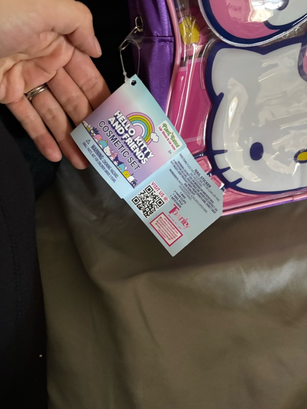 Hello kitty back pack - Picture 2 of 5